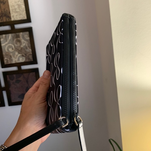 Authentic Kate Spade nylon/leather 2 zip wristlet - Picture 9 of 9